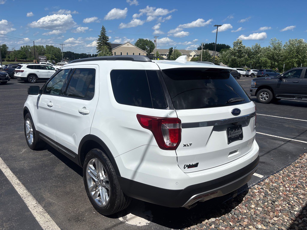2017 Ford Explorer Image 5