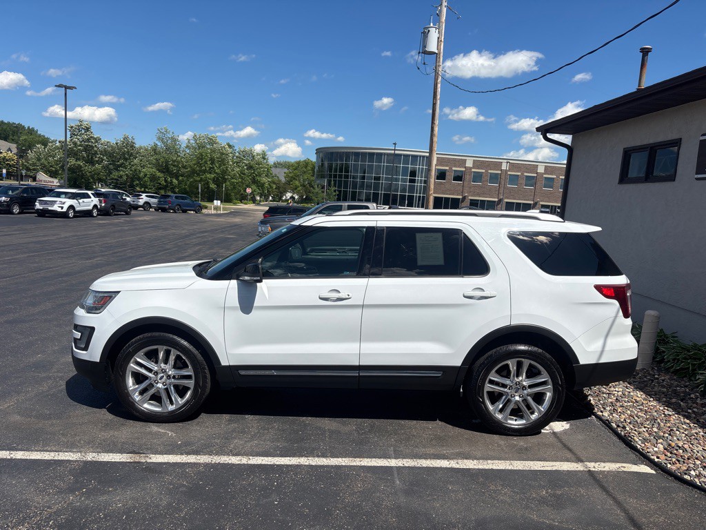 2017 Ford Explorer Image 6