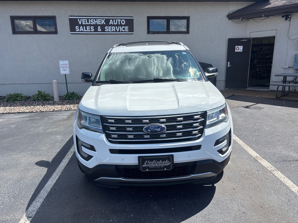 2017 Ford Explorer Image 8
