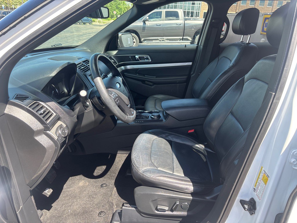 2017 Ford Explorer Image 10