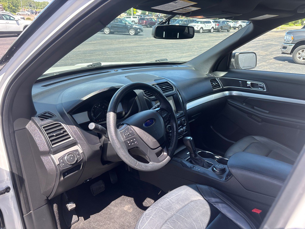 2017 Ford Explorer Image 11