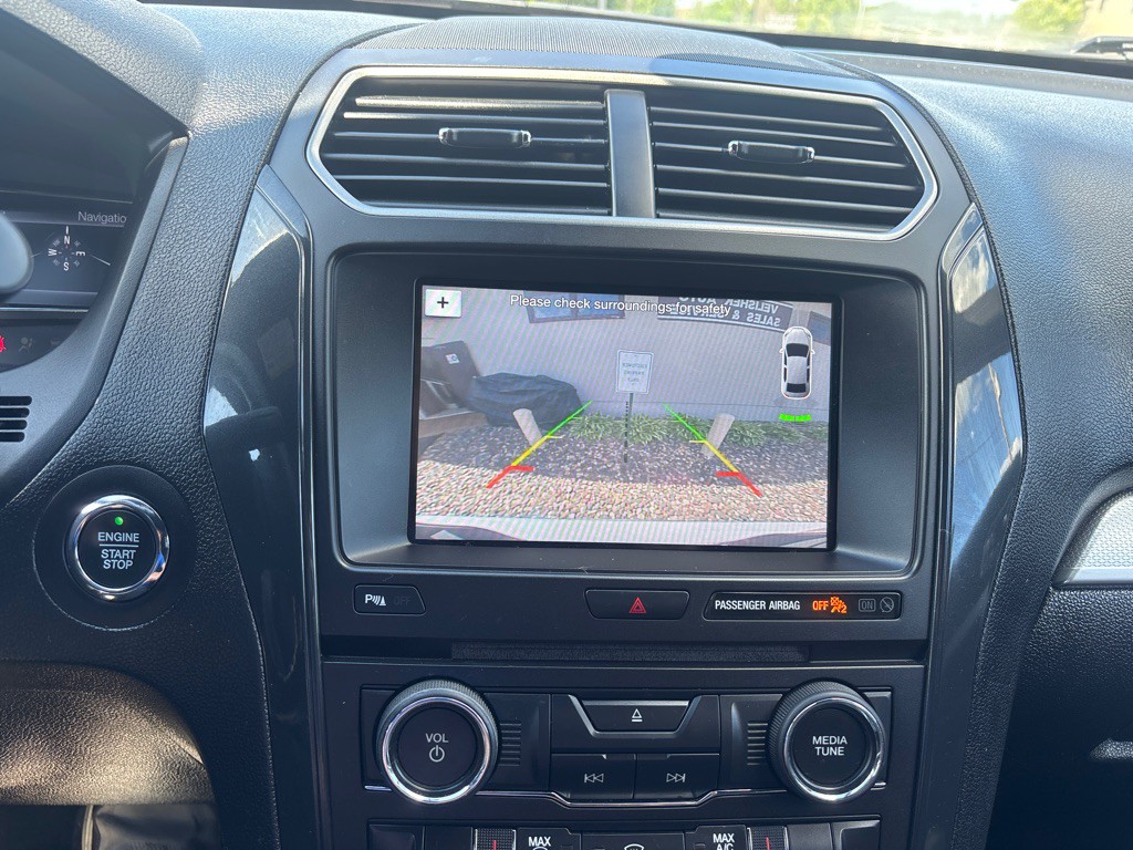 2017 Ford Explorer Image 19