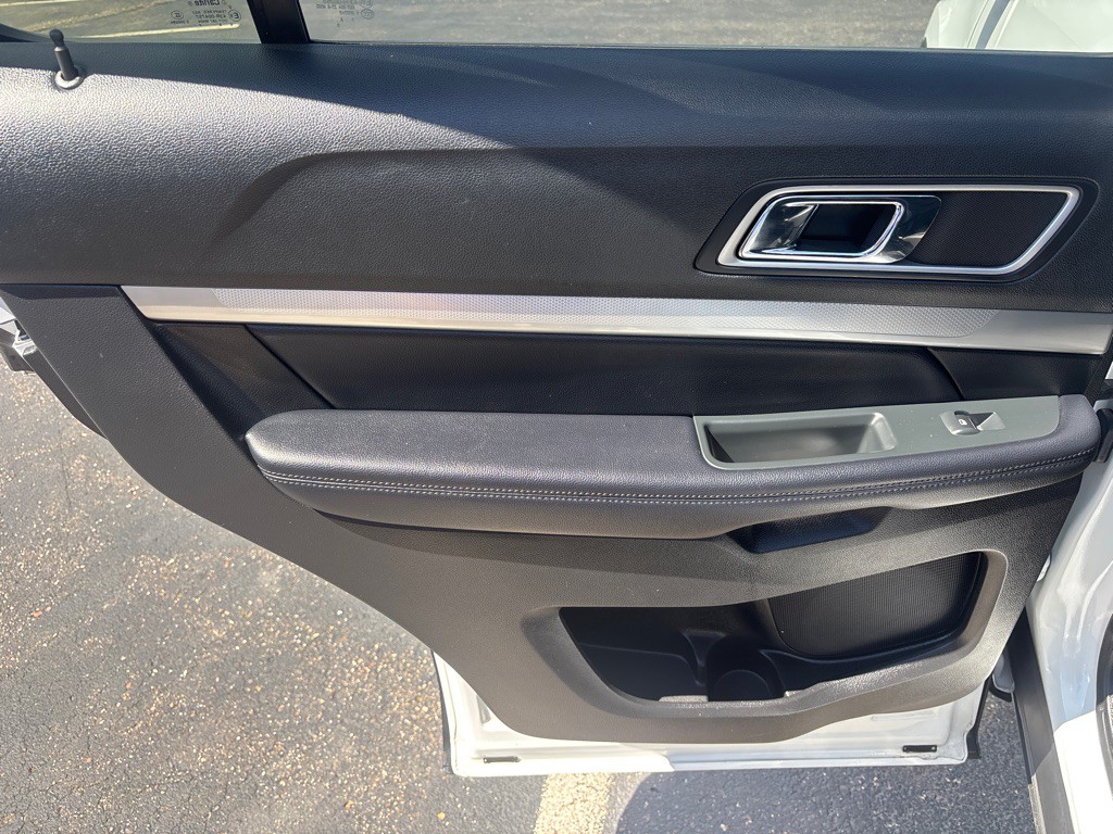 2017 Ford Explorer Image 28