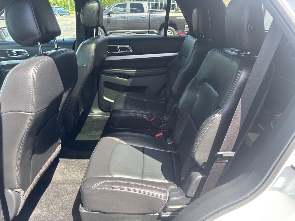 2017 Ford Explorer Image 29
