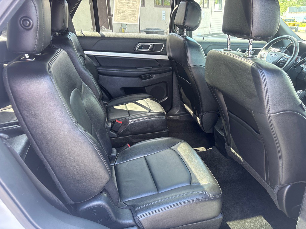2017 Ford Explorer Image 35