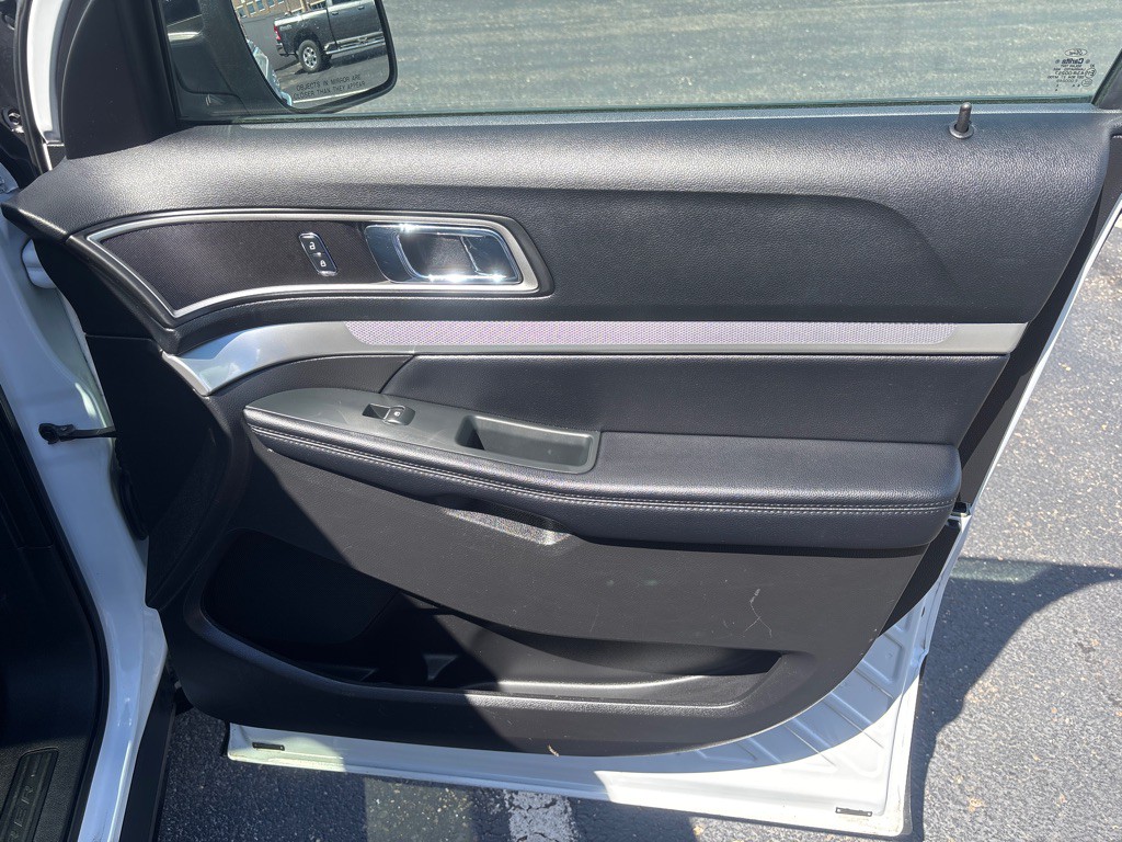 2017 Ford Explorer Image 36