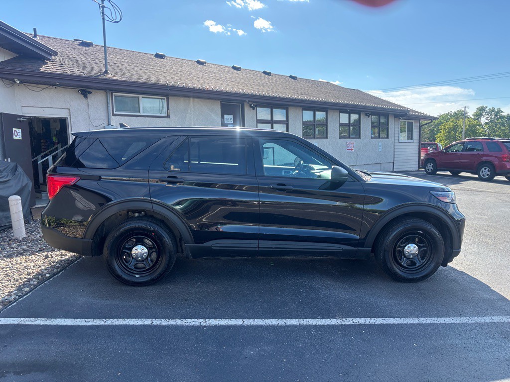 2023 Ford Explorer Image 2