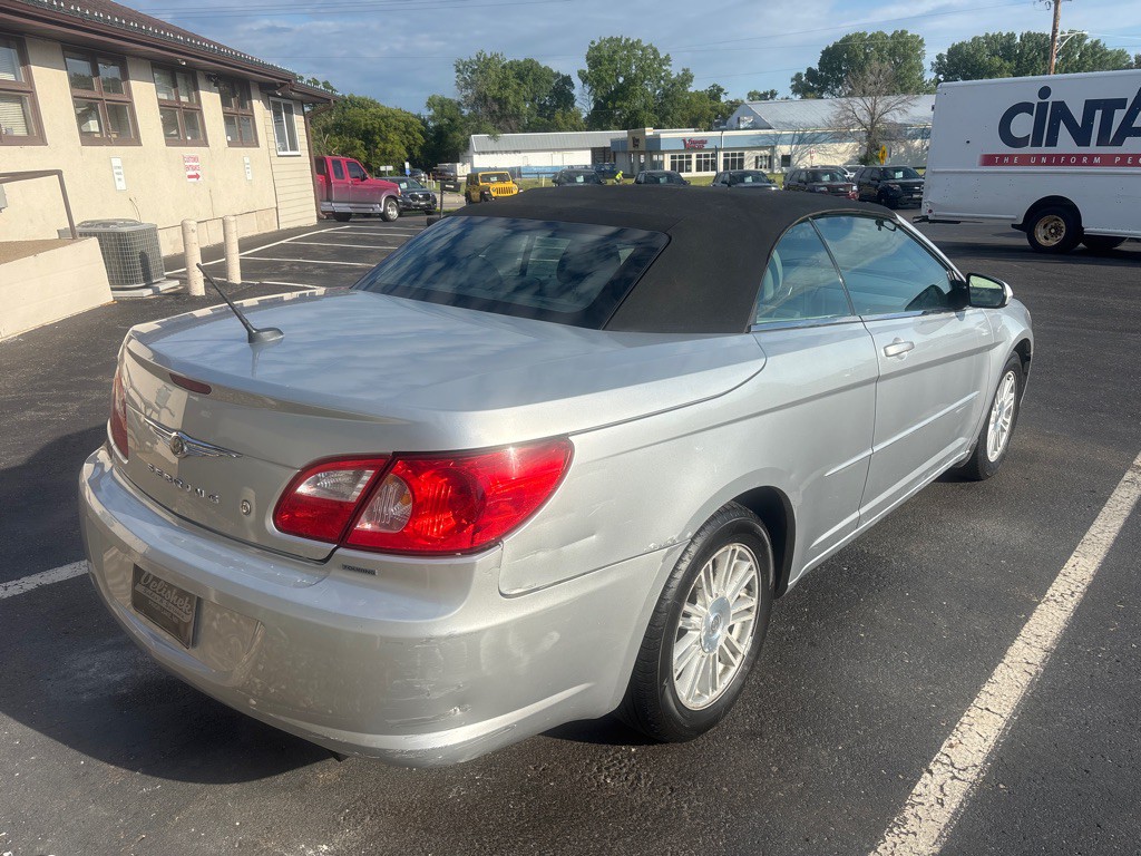 2008 Chrysler Sebring Image 3