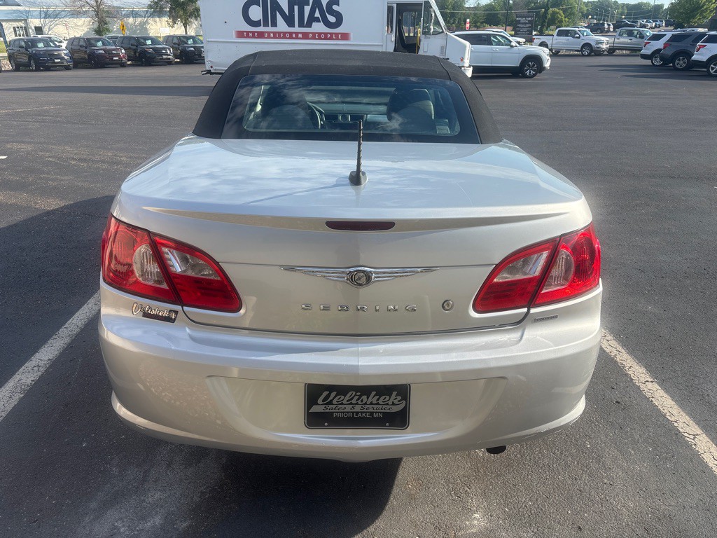 2008 Chrysler Sebring Image 4