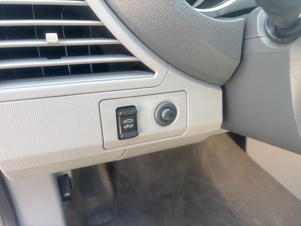 2008 Chrysler Sebring Image 14