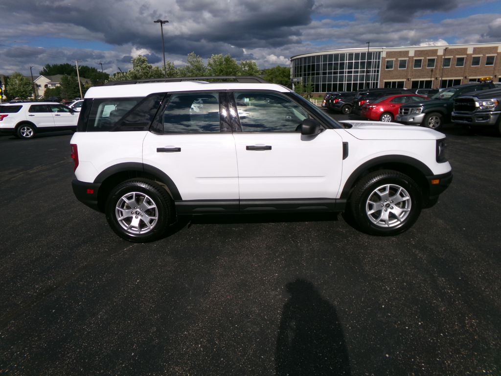 2023 Ford Bronco Image 2