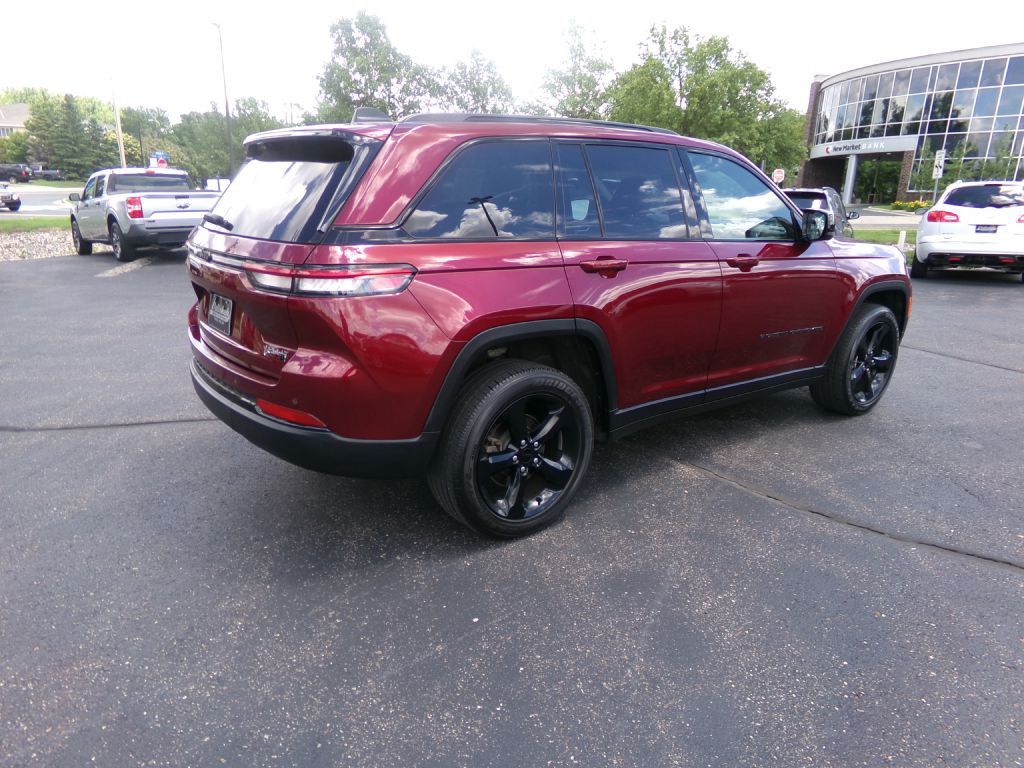 2023 Jeep Grand Cherokee Image 3