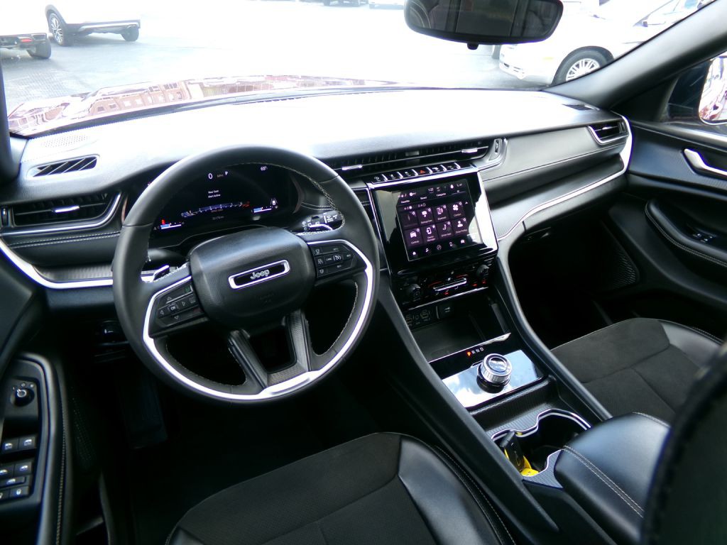 2023 Jeep Grand Cherokee Image 16