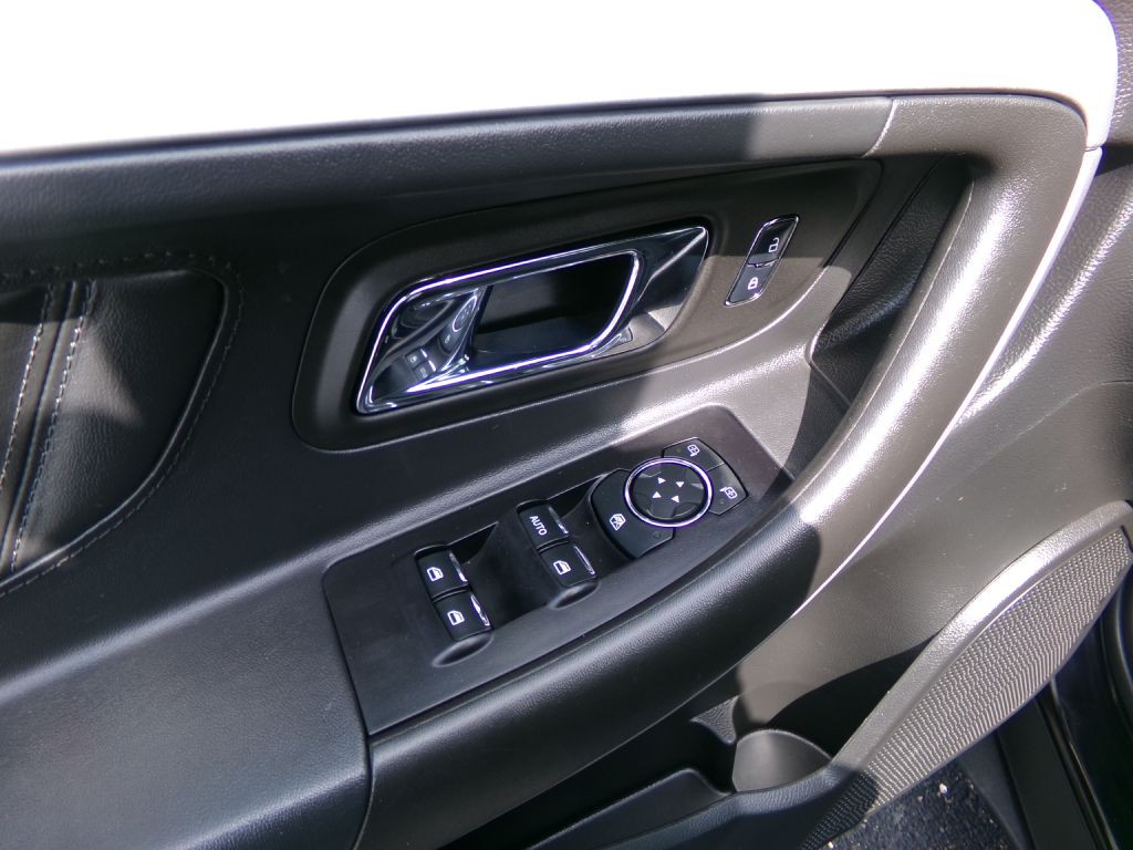 2017 Ford Taurus Image 10