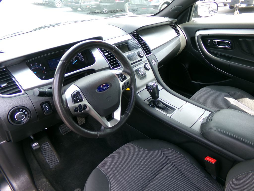 2017 Ford Taurus Image 13