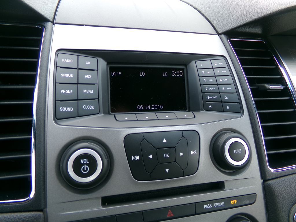 2017 Ford Taurus Image 16