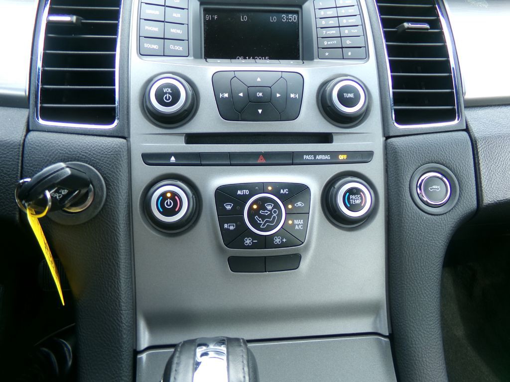 2017 Ford Taurus Image 17