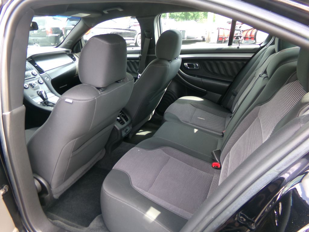 2017 Ford Taurus Image 26