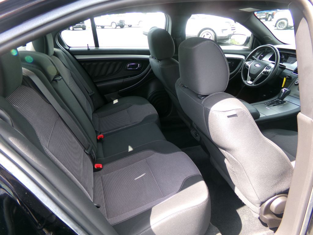2017 Ford Taurus Image 34
