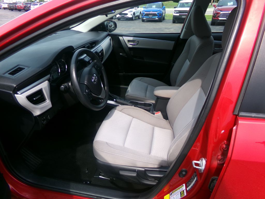 2016 Toyota Corolla Image 11