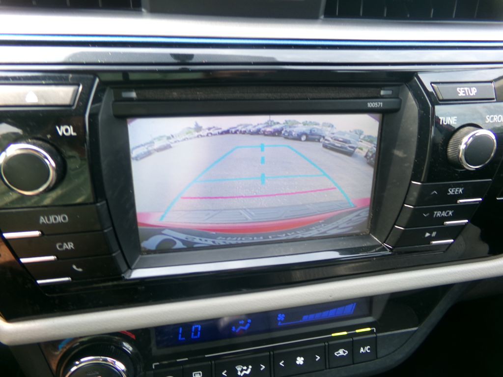 2016 Toyota Corolla Image 18