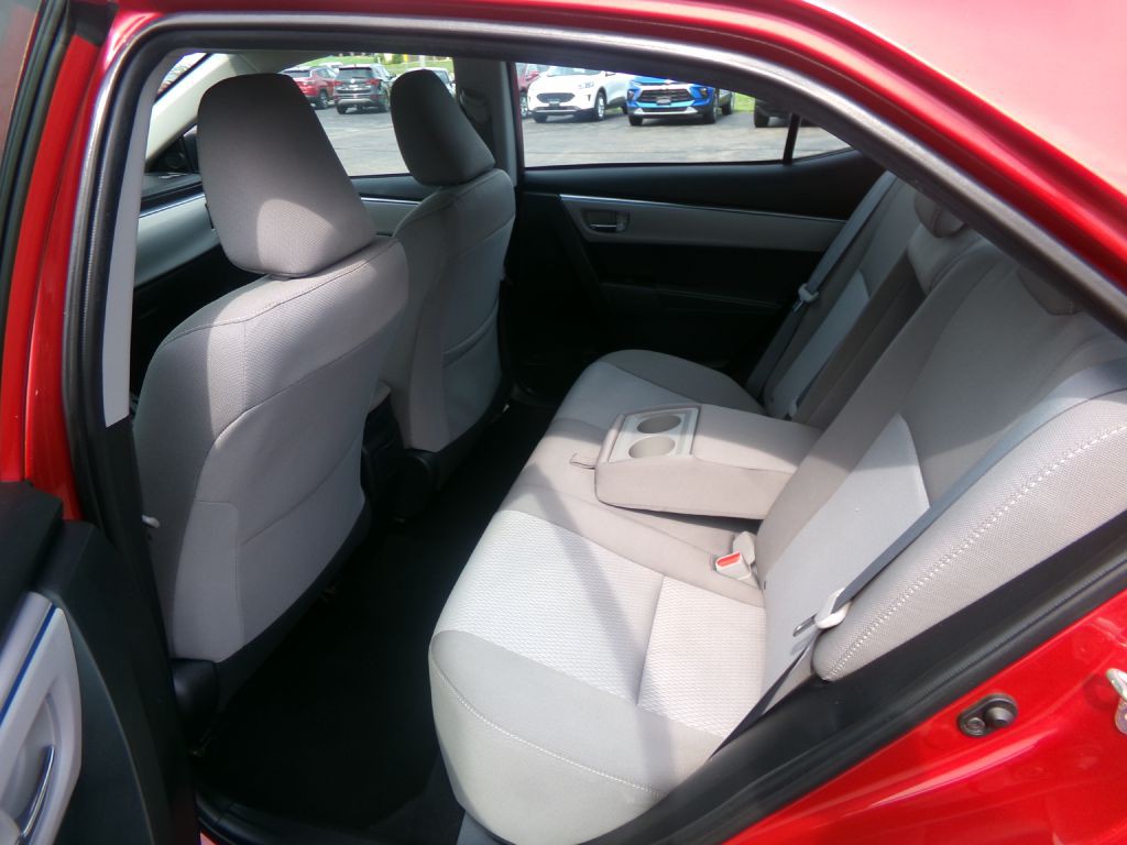 2016 Toyota Corolla Image 25