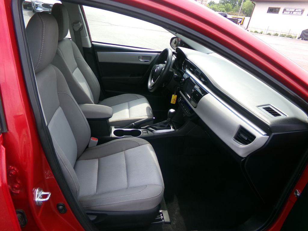 2016 Toyota Corolla Image 29