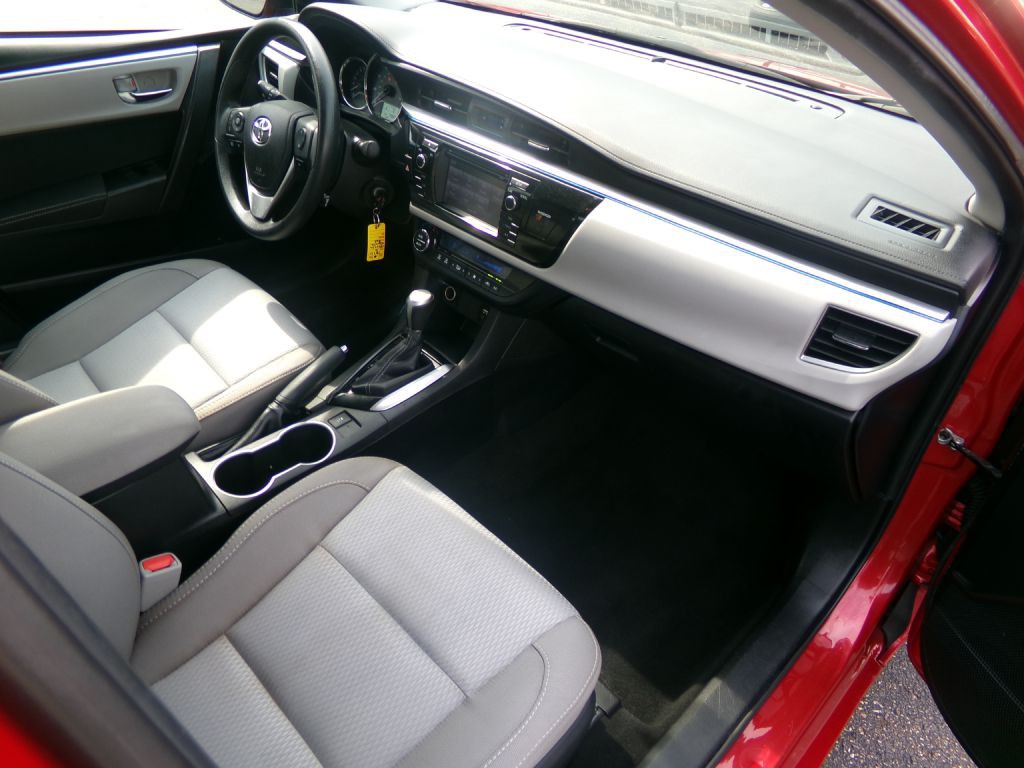 2016 Toyota Corolla Image 30