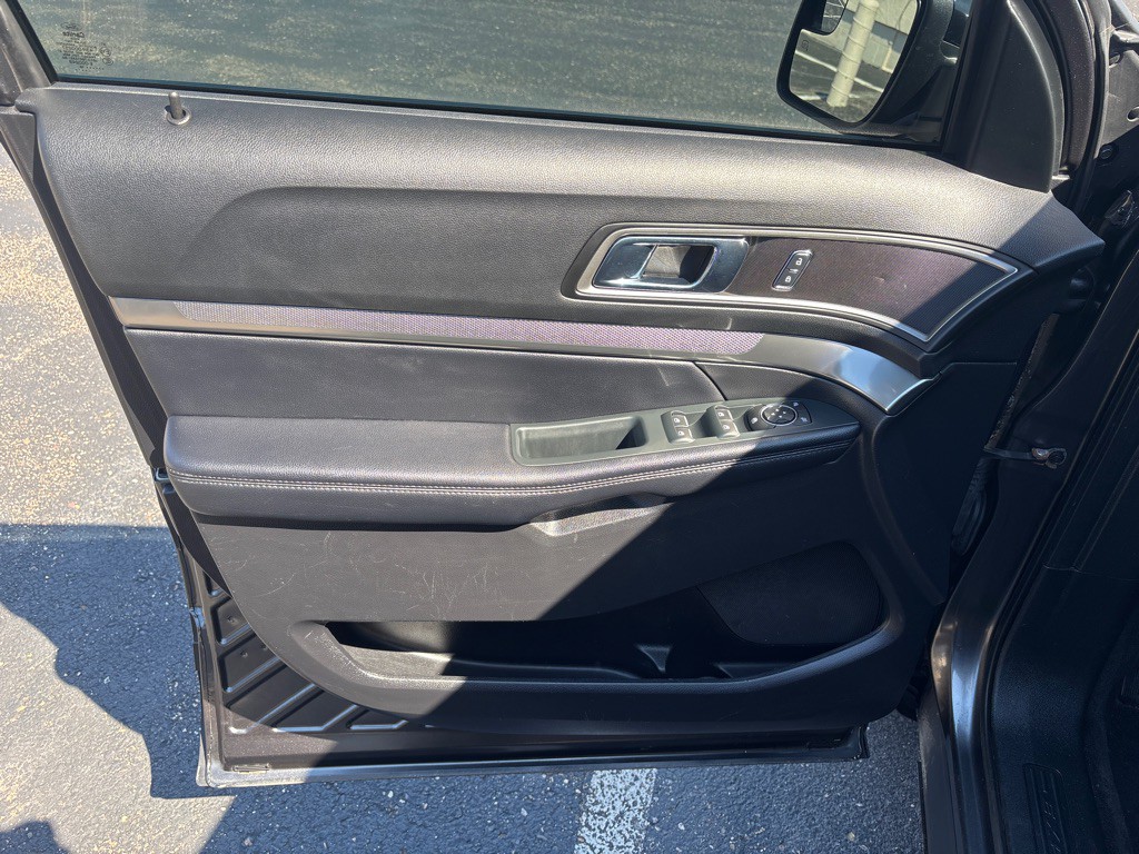 2018 Ford Explorer Image 9