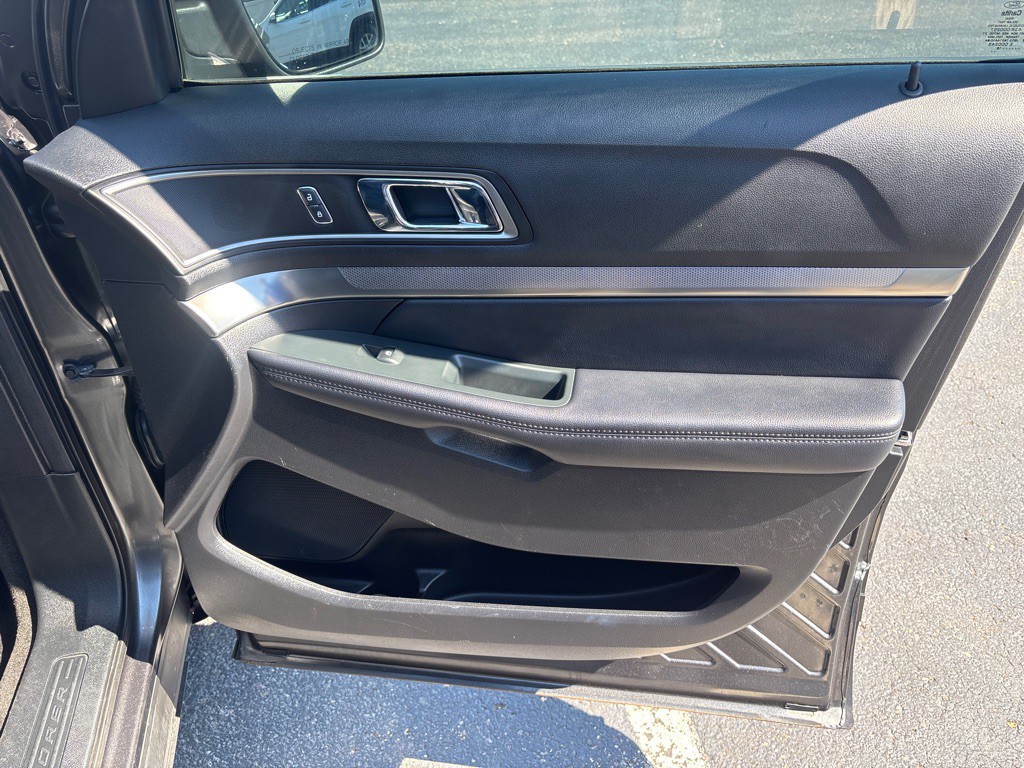 2018 Ford Explorer Image 32