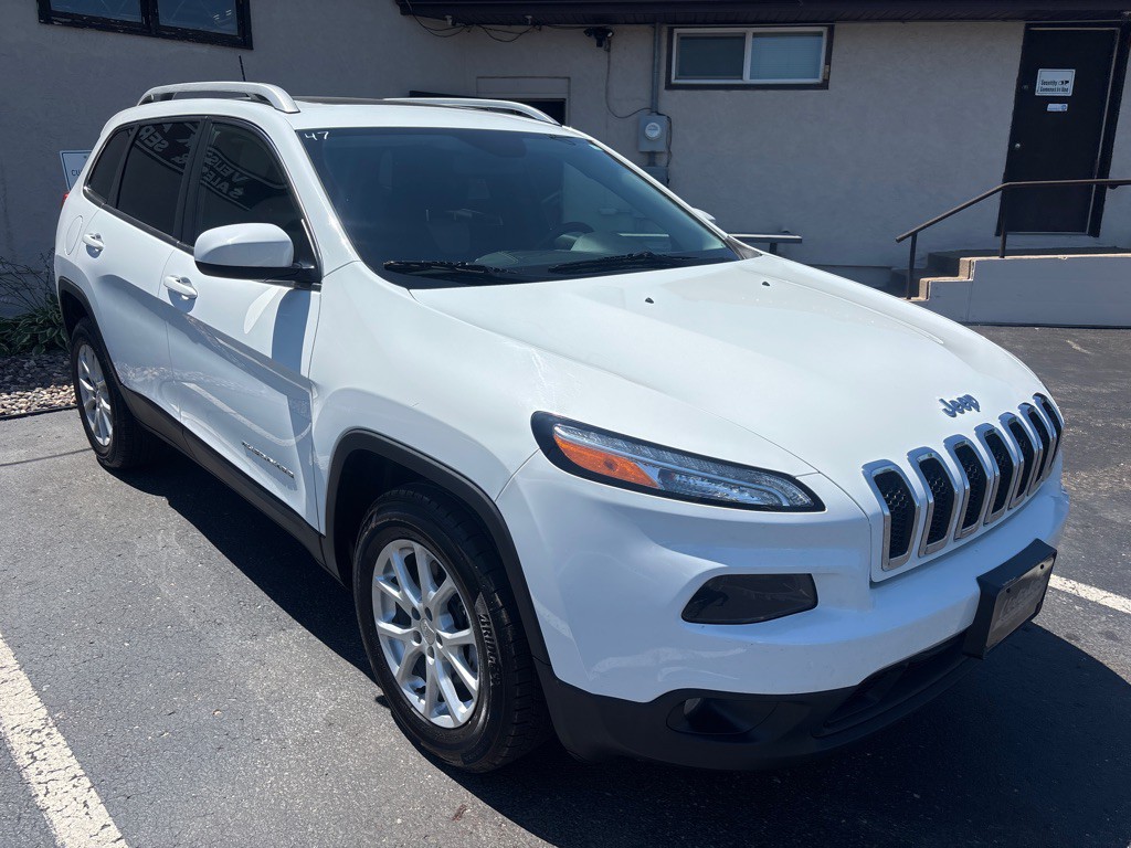 2017 Jeep Cherokee Image 1