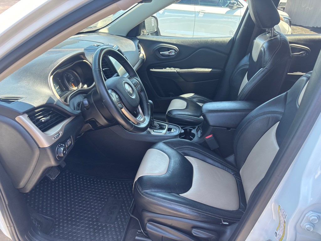 2017 Jeep Cherokee Image 10