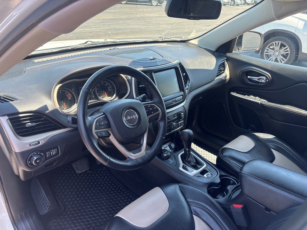 2017 Jeep Cherokee Image 11