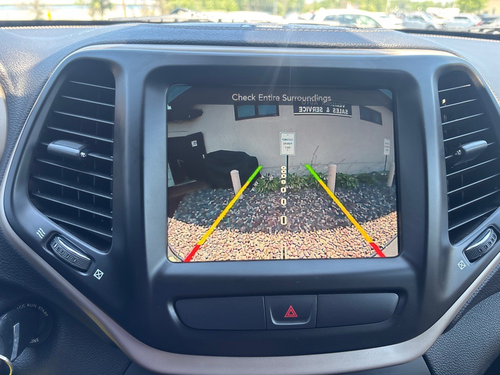 2017 Jeep Cherokee Image 19
