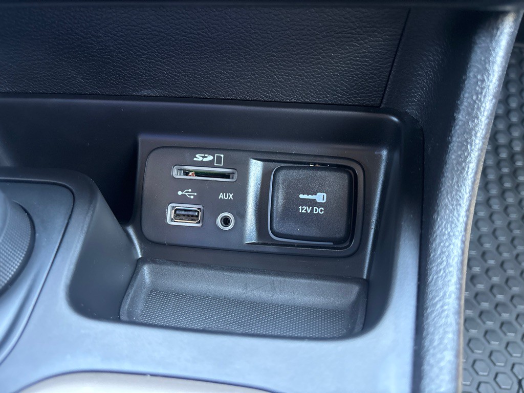 2017 Jeep Cherokee Image 22