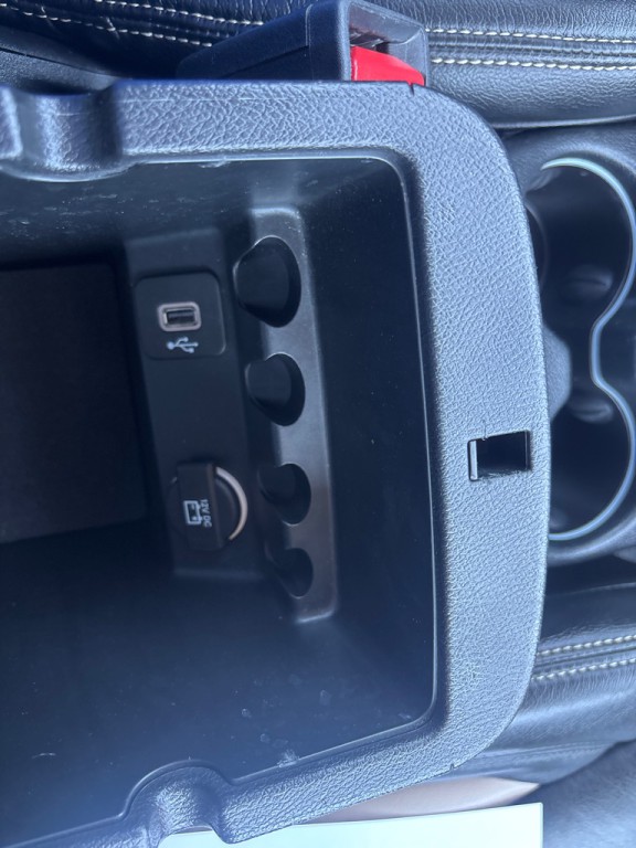 2017 Jeep Cherokee Image 24