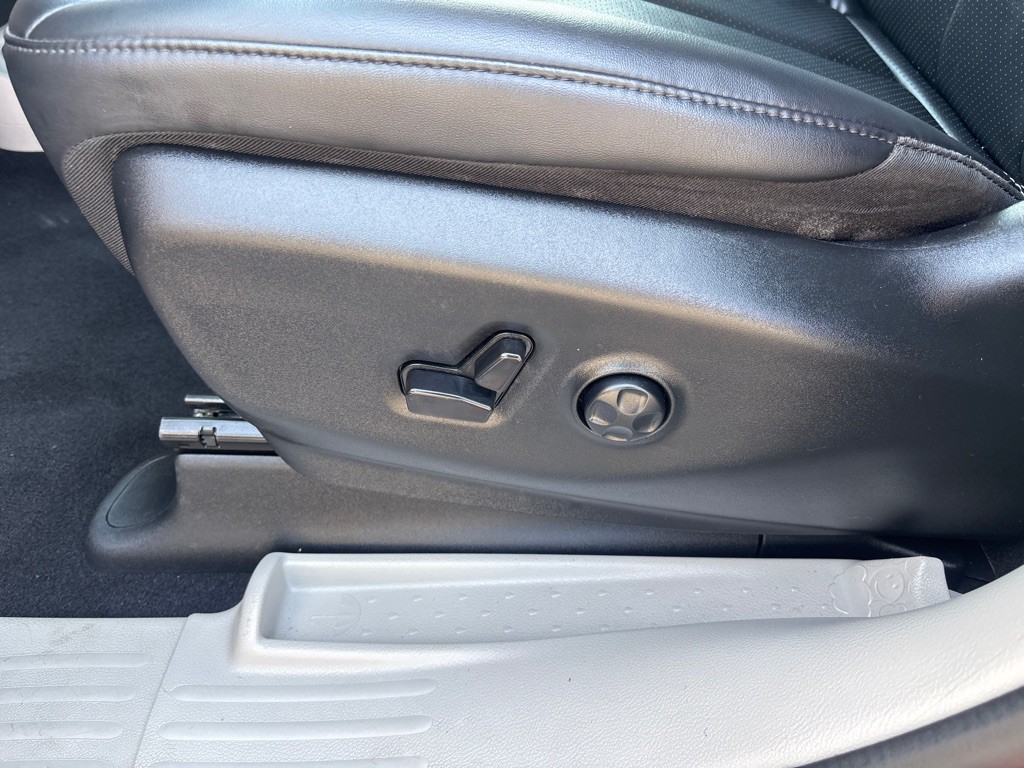 2024 Chrysler Pacifica Image 11