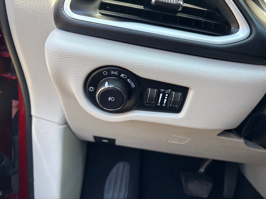 2024 Chrysler Pacifica Image 14