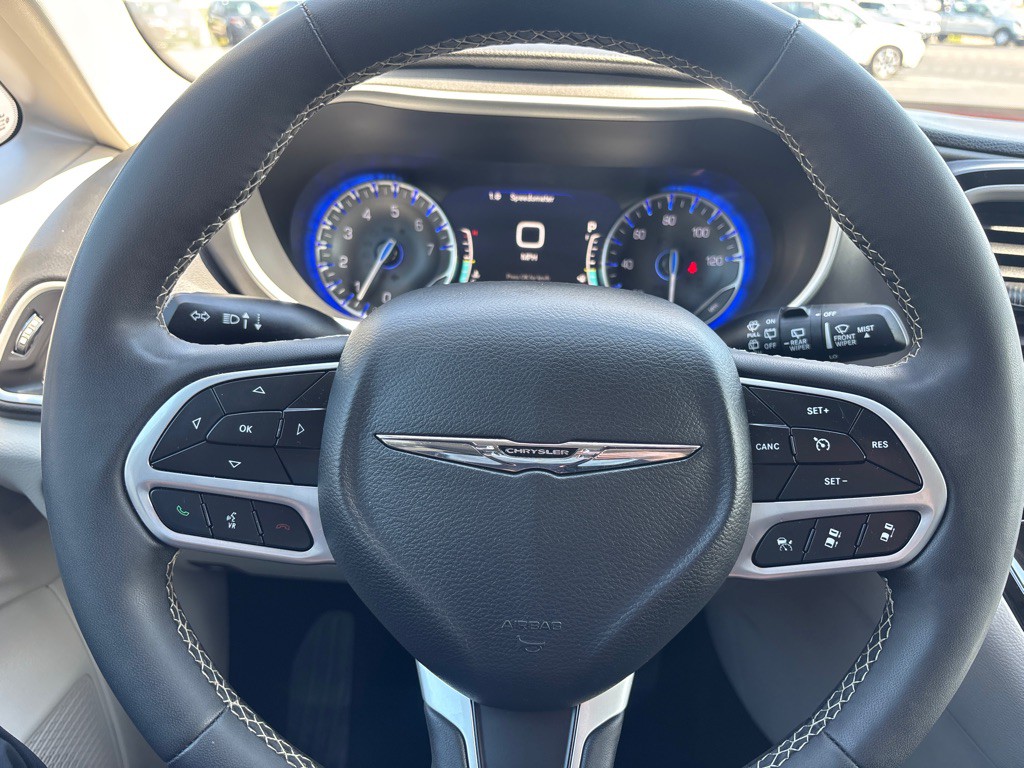 2024 Chrysler Pacifica Image 15
