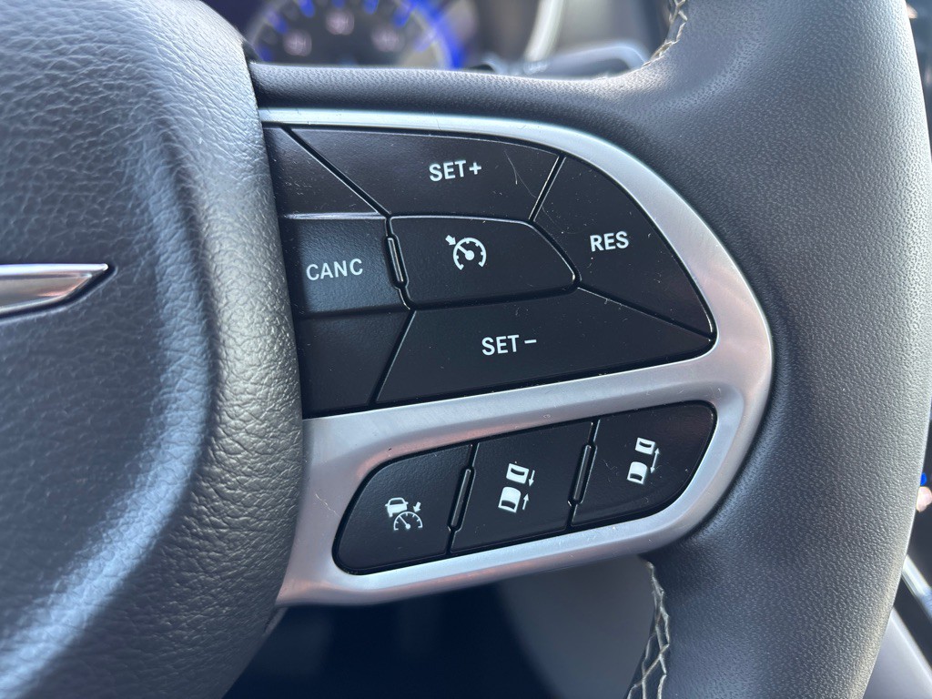 2024 Chrysler Pacifica Image 16