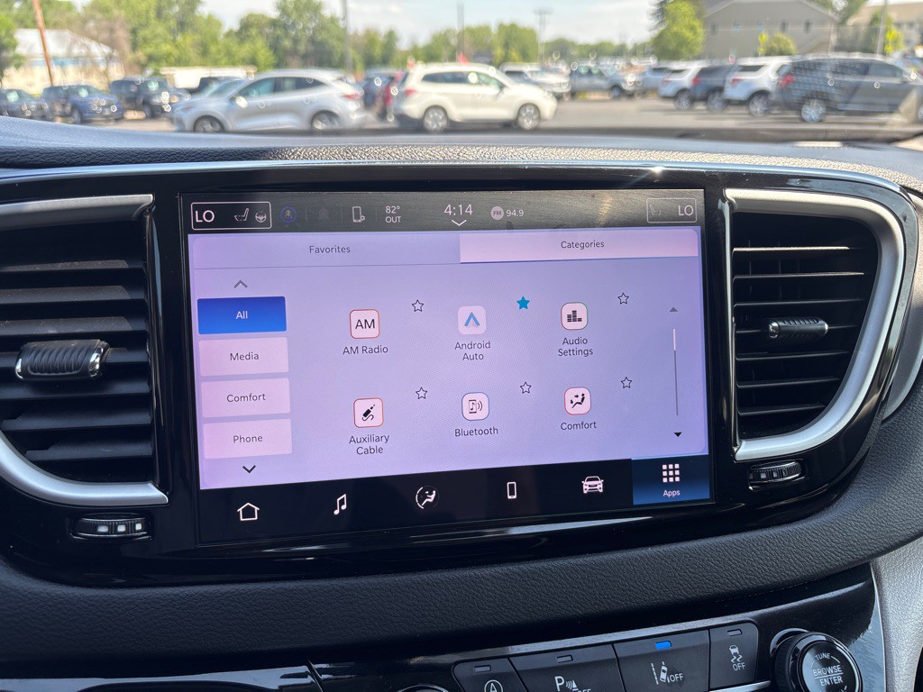 2024 Chrysler Pacifica Image 23