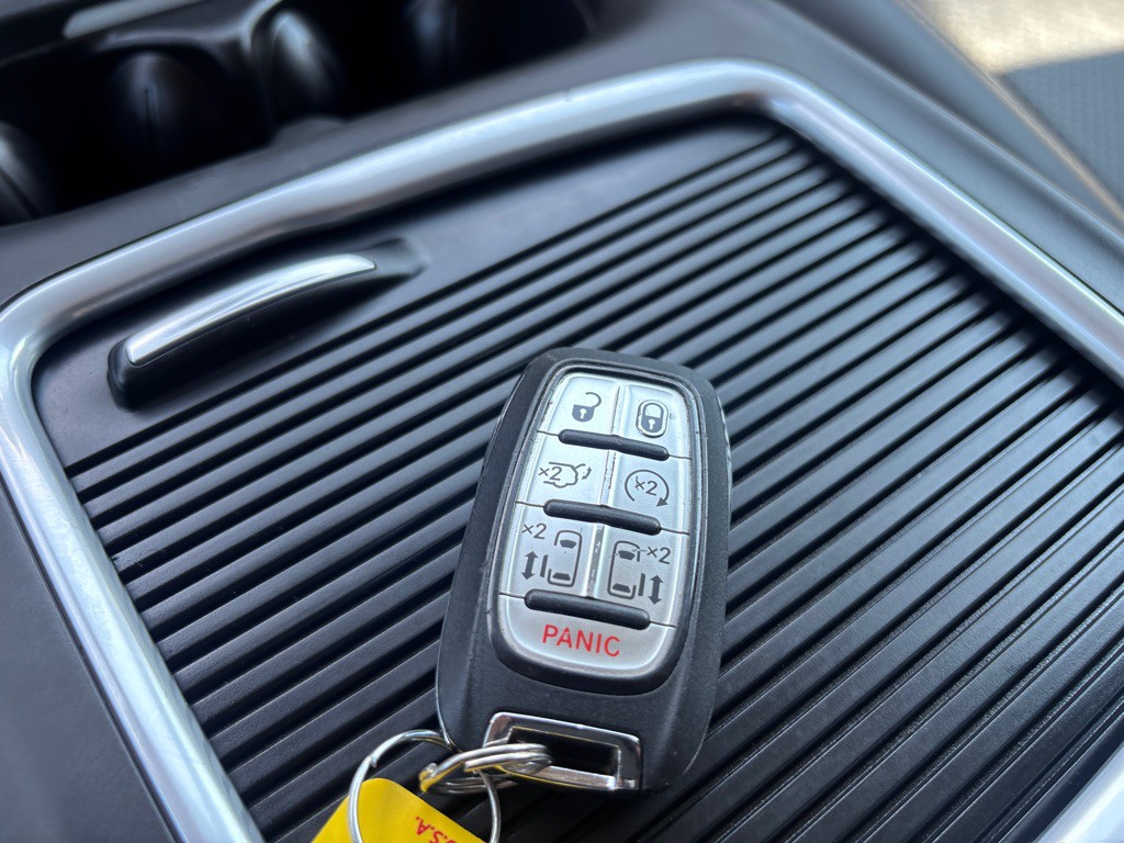 2024 Chrysler Pacifica Image 25