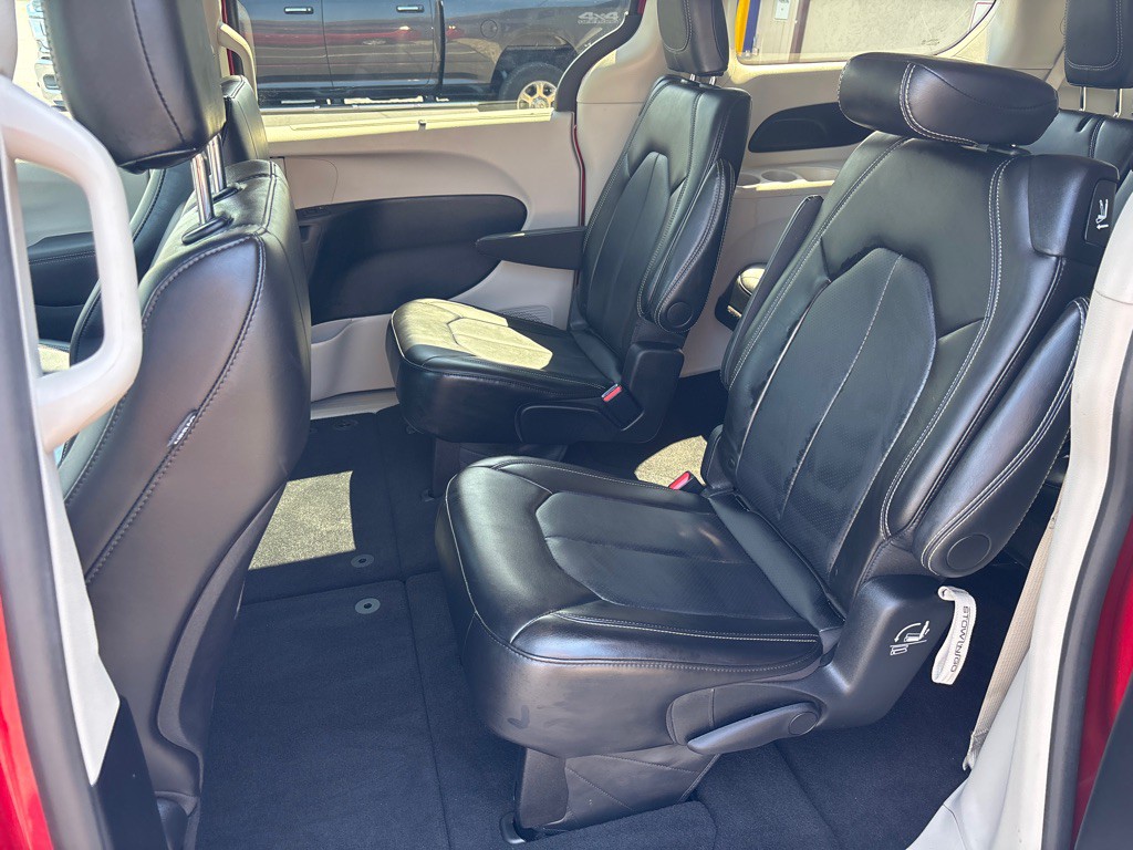 2024 Chrysler Pacifica Image 28