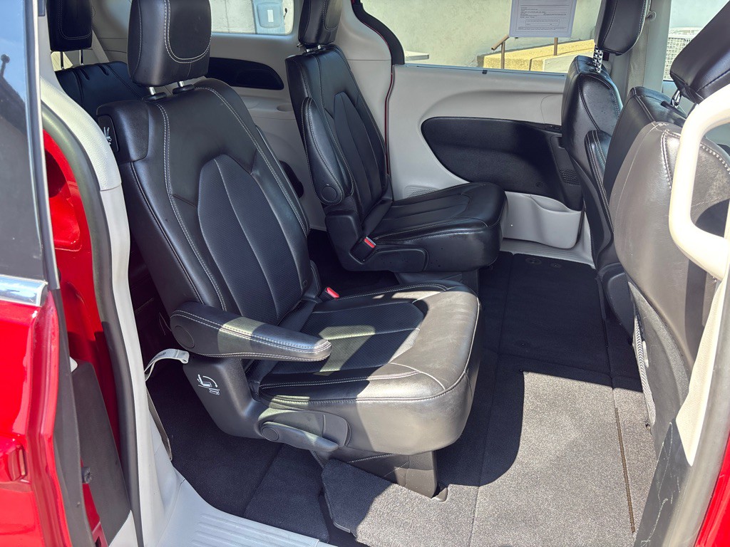 2024 Chrysler Pacifica Image 34