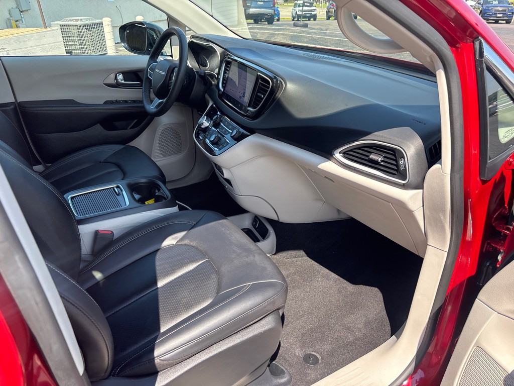 2024 Chrysler Pacifica Image 36