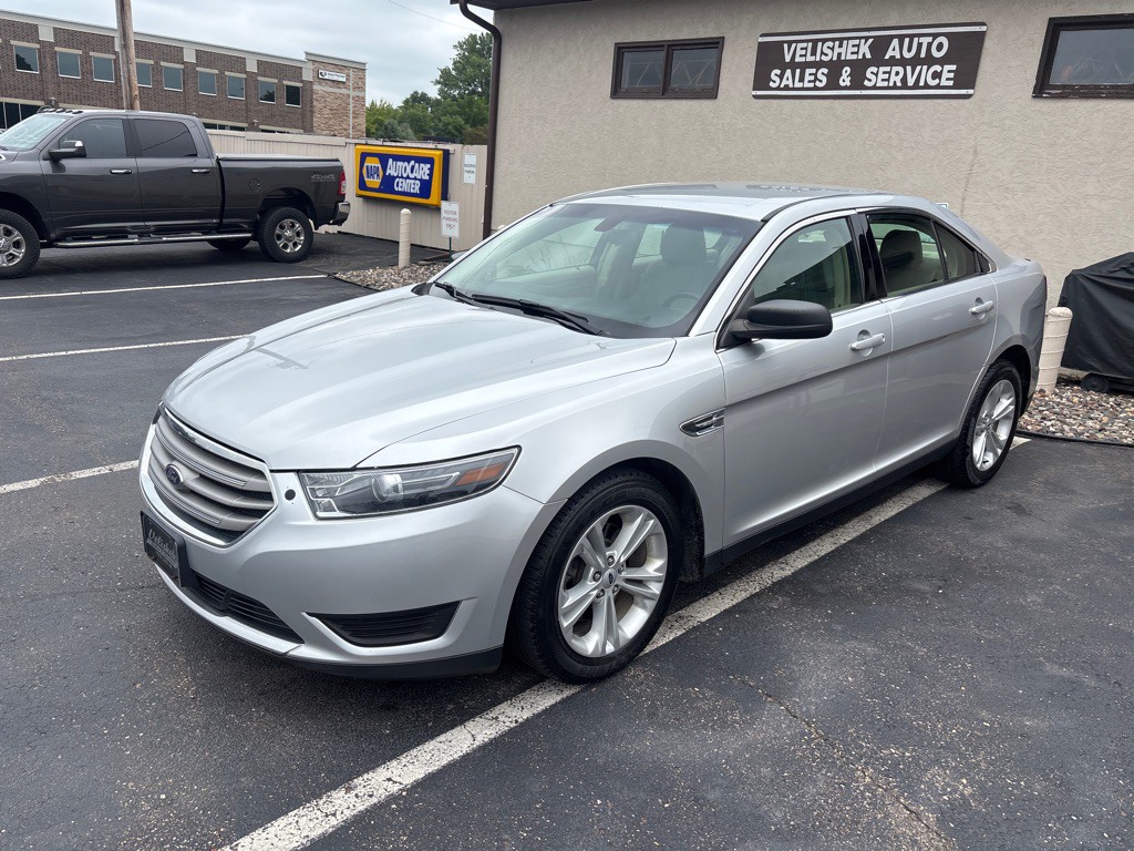 2017 Ford Taurus Image 7