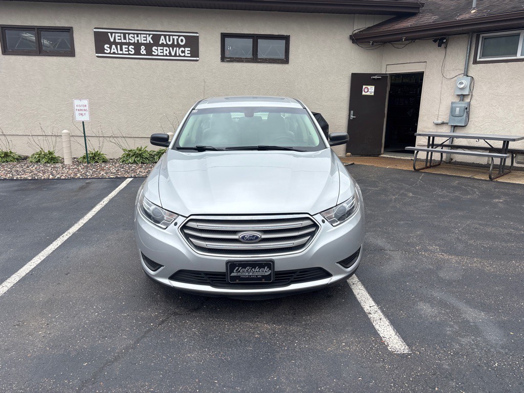 2017 Ford Taurus Image 8