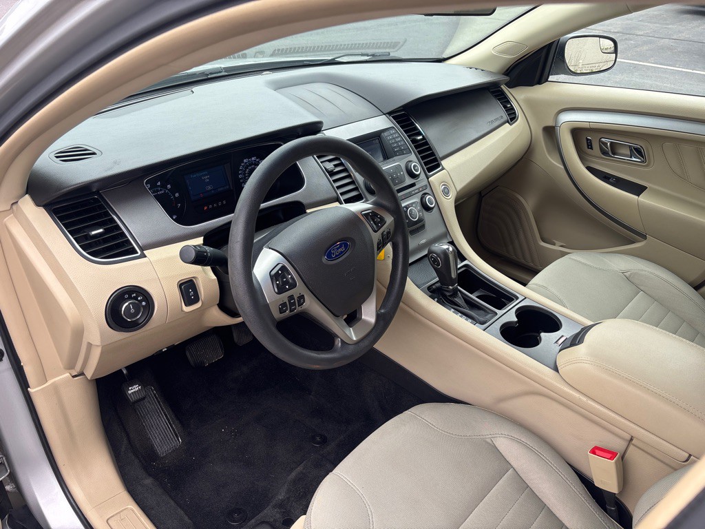 2017 Ford Taurus Image 11