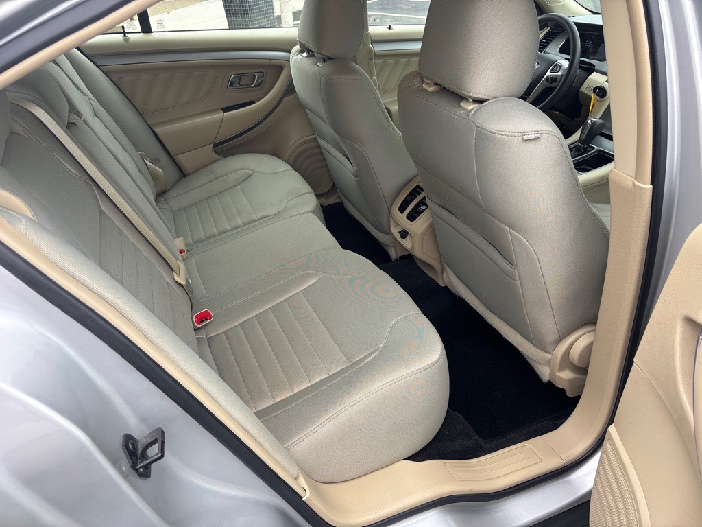 2017 Ford Taurus Image 23