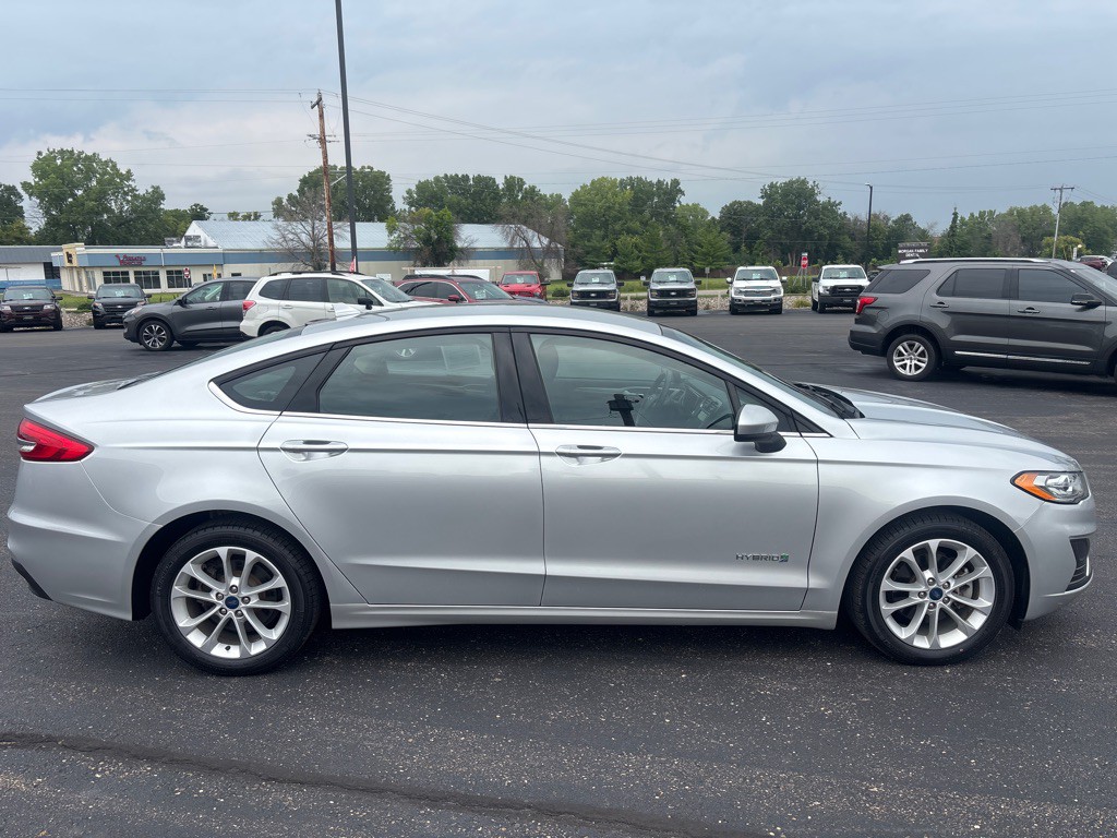 2019 Ford Fusion Image 2
